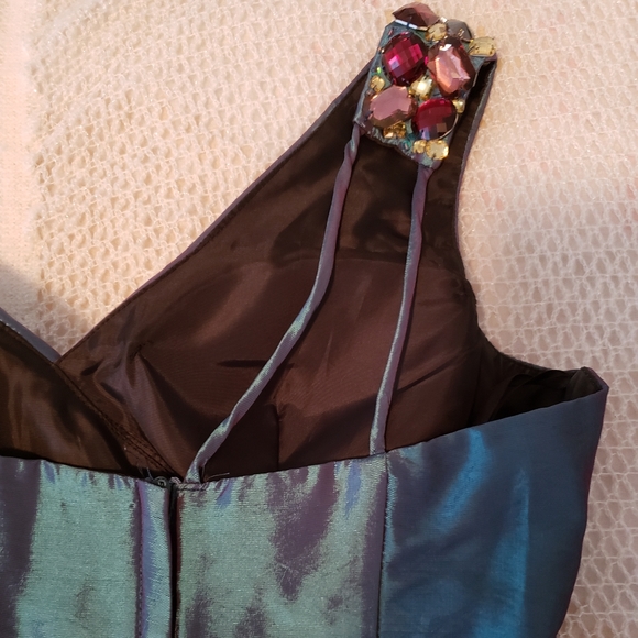 Roberta Ruffled Metallic Dress - Picture 3 of 4